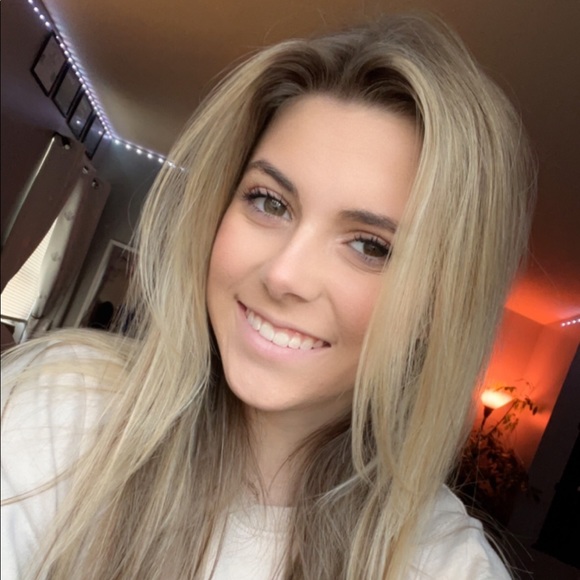 Meet your Posher, Allison - Picture 3 of 5